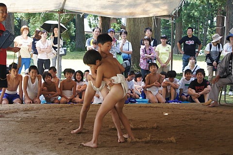 Schoolchild sumo meet
